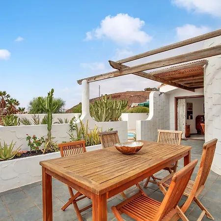 Villa With Sea View And Pool Parque Holandes